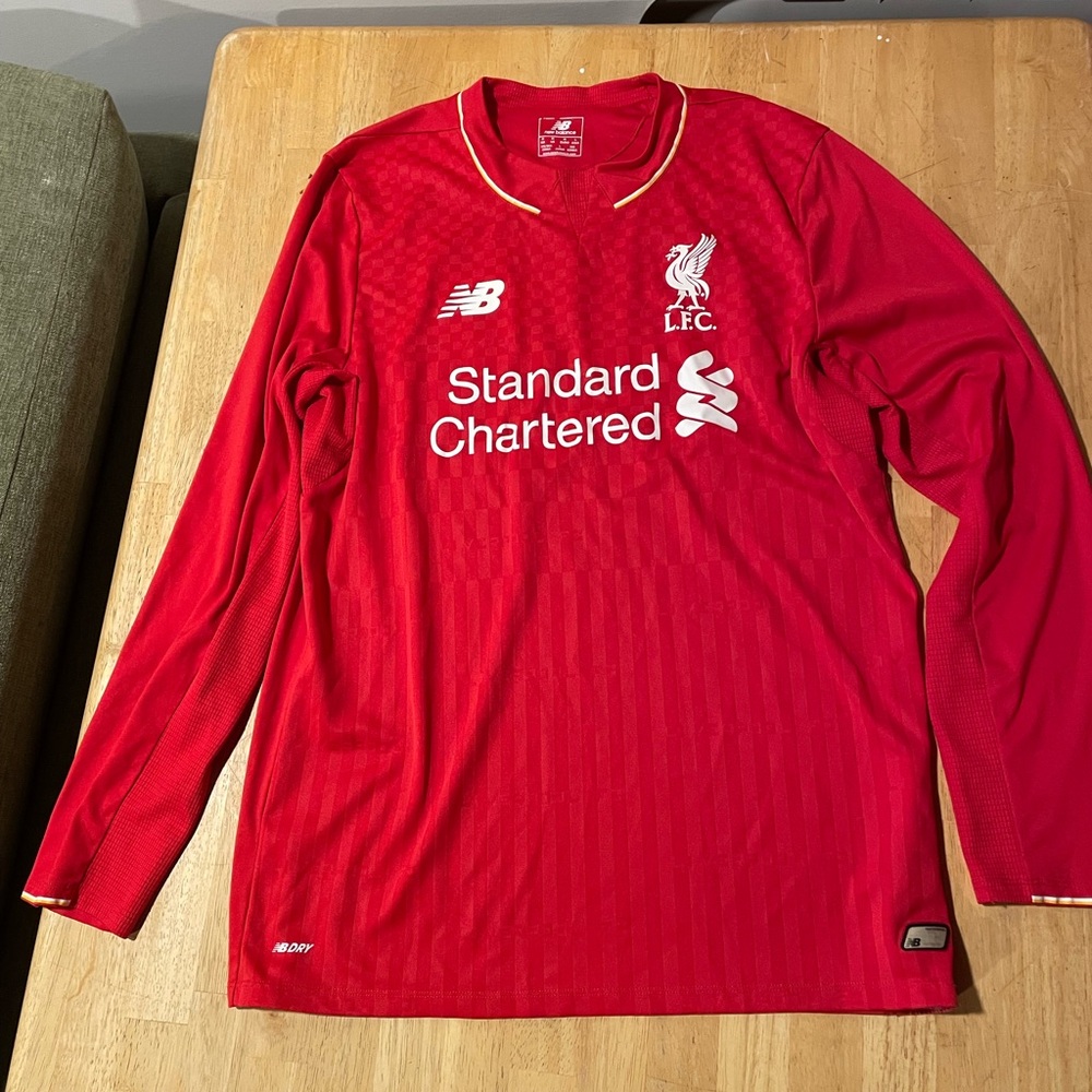 Liverpool long sleeve Jersey (Medium)